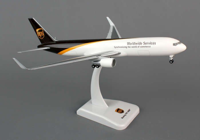 Highly detailed Hogan Snap-fit model UPS 767-300F W/Gear model in