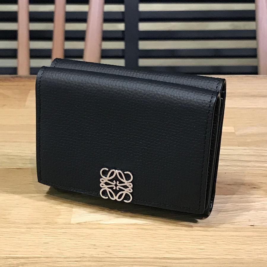 LOEWE（ロエベ） 【新品未使用】ロエベ アナグラム トライフォールド