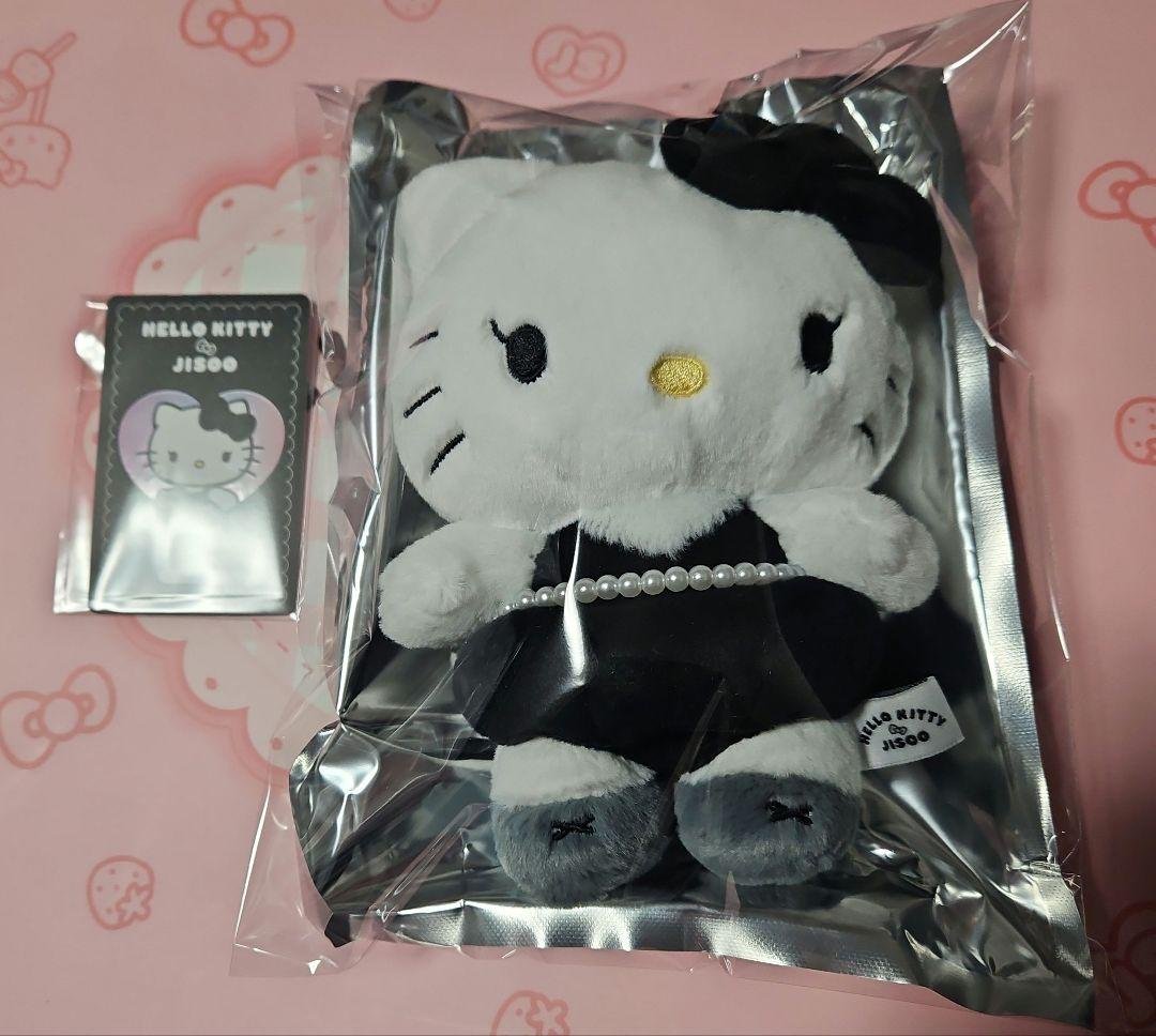 n*o様 BLACKPINK ジス ハローキティ キーリング ブラック BLACKPINK ジス ハローキティぬいぐるみ キーホルダー ブラック - メルカリ