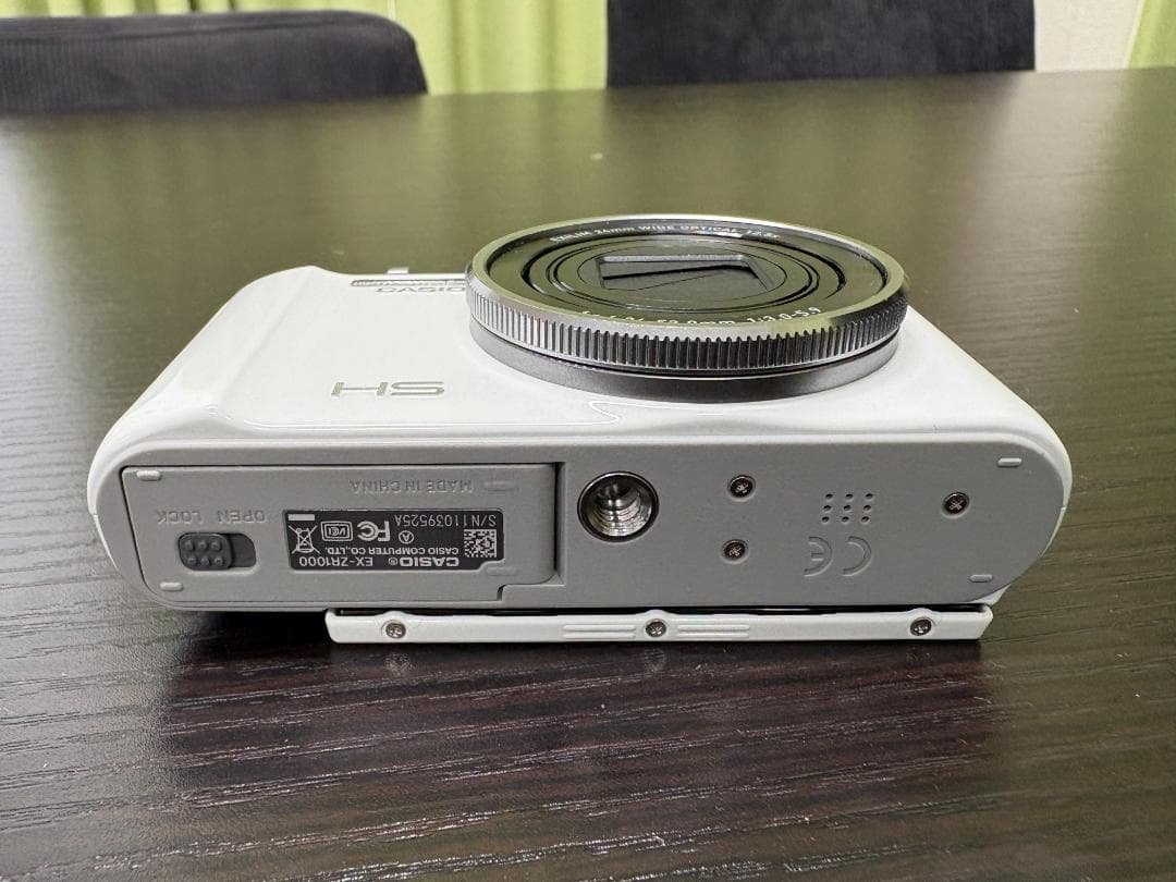 CASIO EXILIM EX-ZR1000 ホワイト 液晶難あり ジャンク - メルカリ