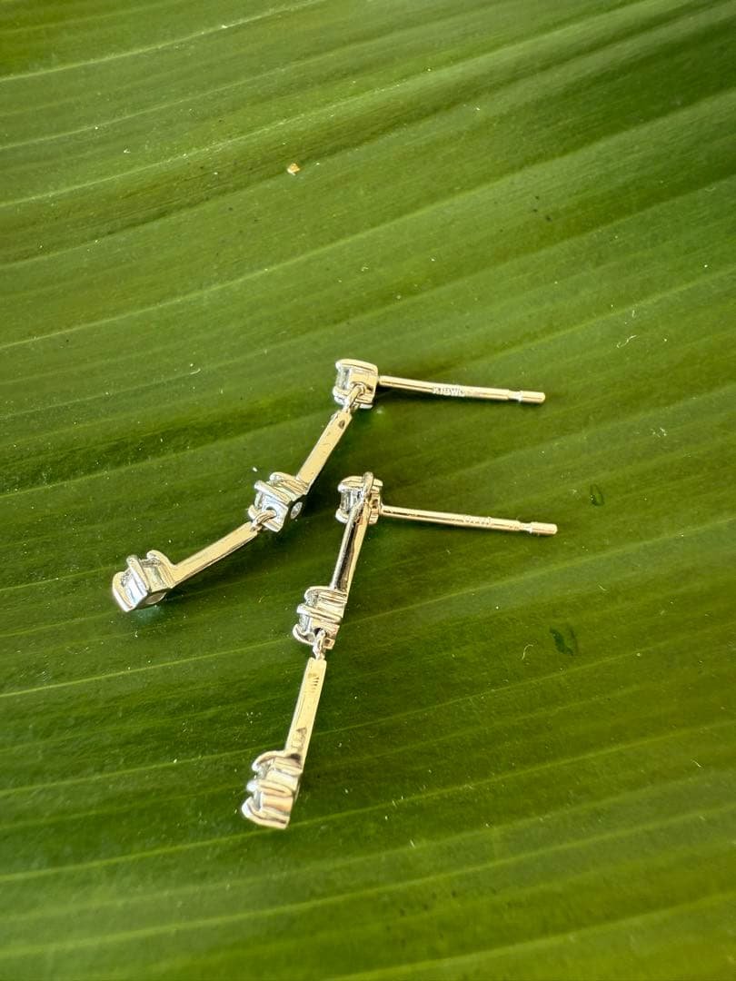 ダイヤモンド　K18 WG ホワイトゴールド　0.20ct ピアス