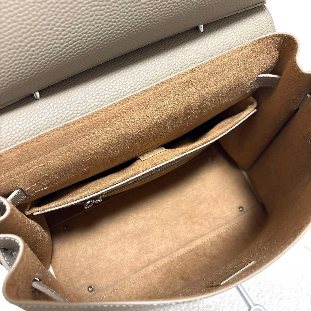 【完売品】新品未使用 デボネア スモール ハンドバッグ　レザー 本革 グレージュ