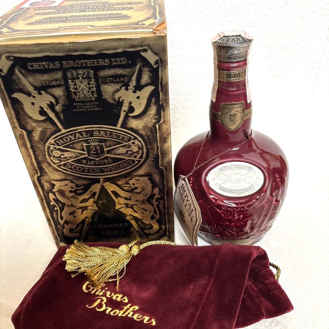 シーバス　ロイヤルサルート21年　陶器ボトル赤 巾着・箱付【古酒】 シーバス ロイヤルサルート21年 陶器ボトル赤 巾着・箱付【古酒